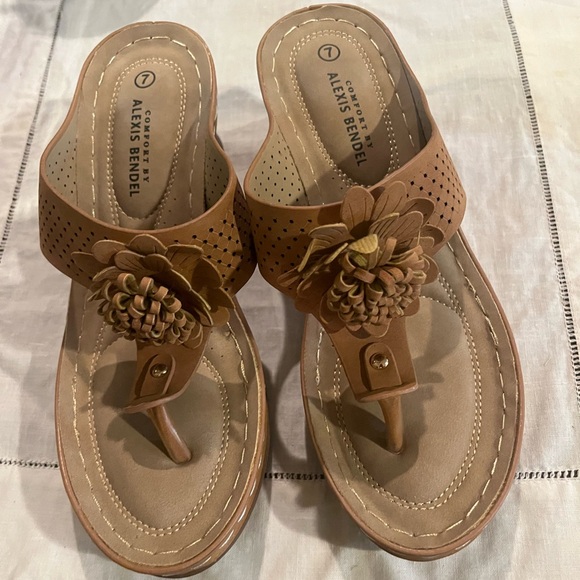 Women's Tan Sandals - Picture 1 of 4